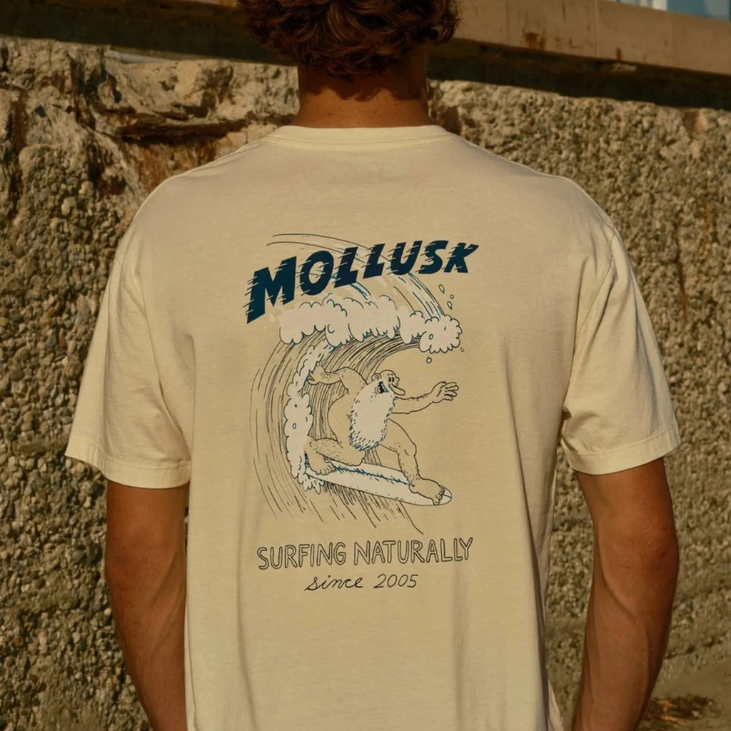 SURFING NATURALLY TEE